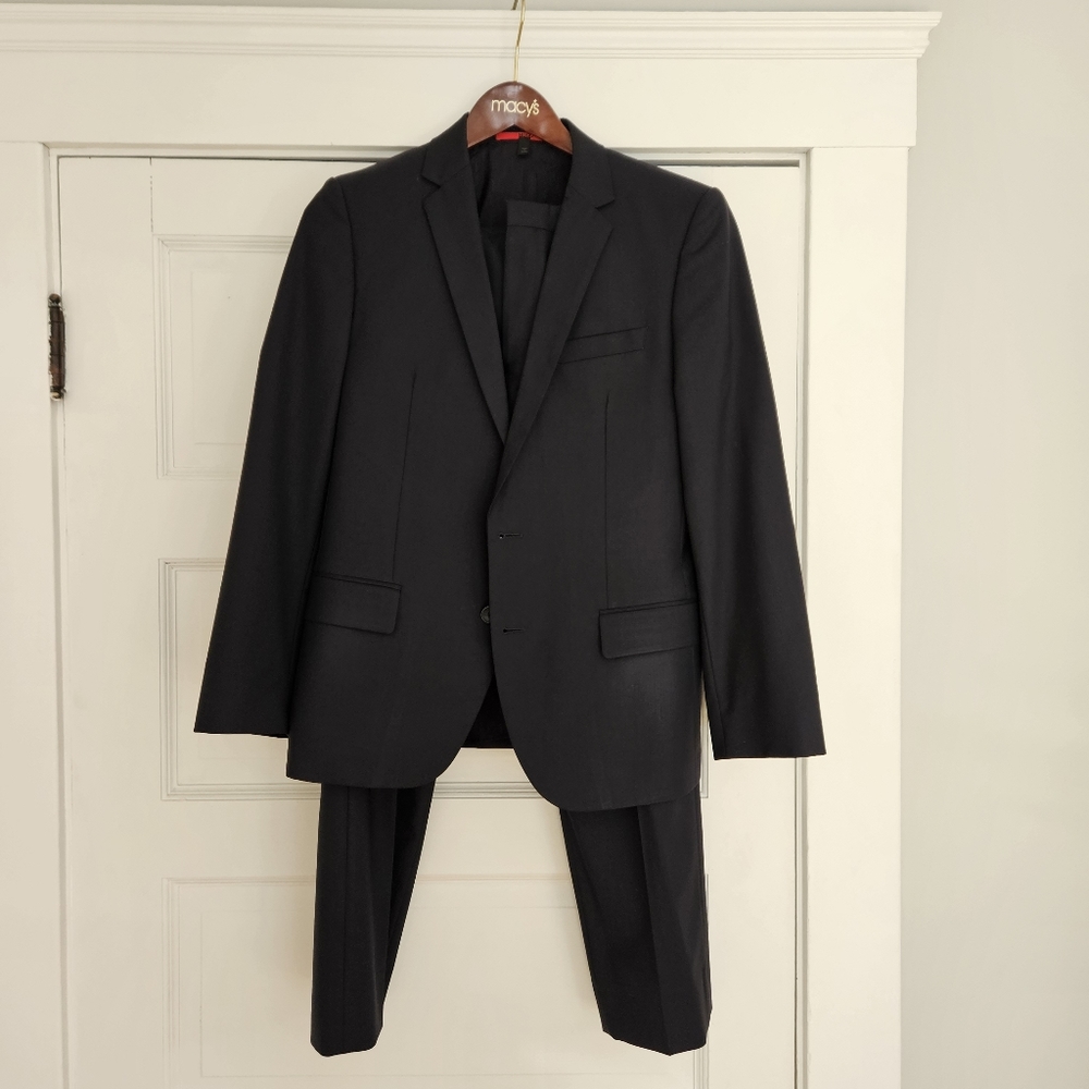 Hugo Boss dark blue navy wool suit men's size 38S blazer and pants